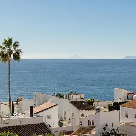 First-line Beach, Terrace And Pool With Incredible Sea Views, New Golden Mile アパート エステポナ