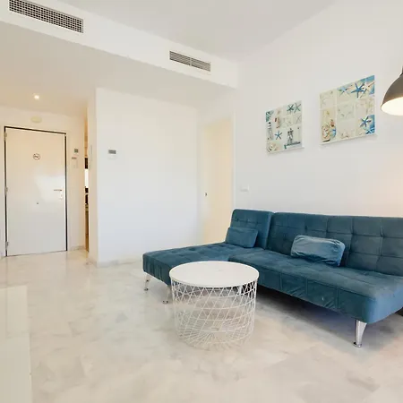 アパート First-line Beach, Terrace And Pool With Incredible Sea Views, New Golden Mile