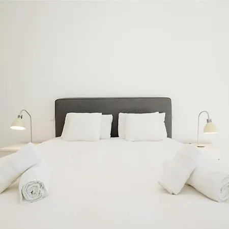アパート First-line Beach, Terrace And Pool With Incredible Sea Views, New Golden Mile *