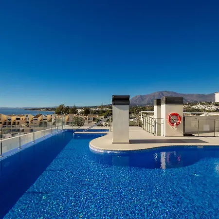 First-line Beach, Terrace And Pool With Incredible Sea Views, New Golden Mile アパート エステポナ